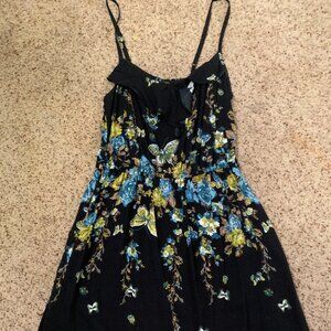 🦋 Xhilaration Butterfly Floral Dress – Size Small 🦋
